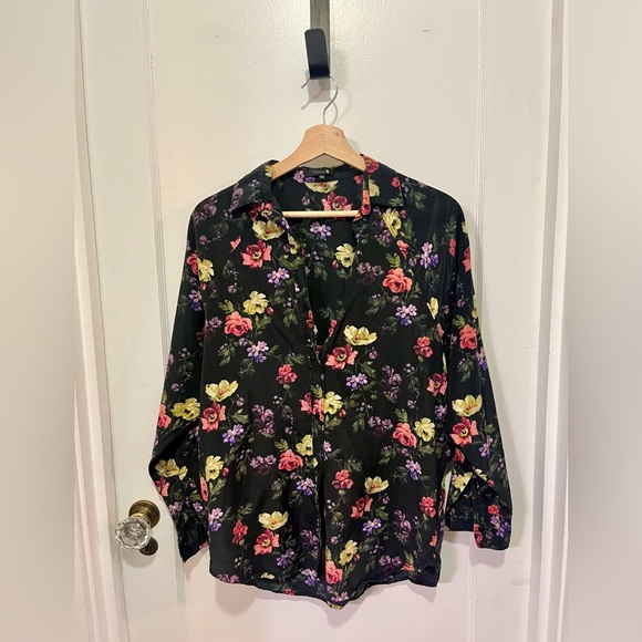 Tallulah Black Floral Silk Blend Oversized - 23” P2P – Size XS. - Picture 1 of 3